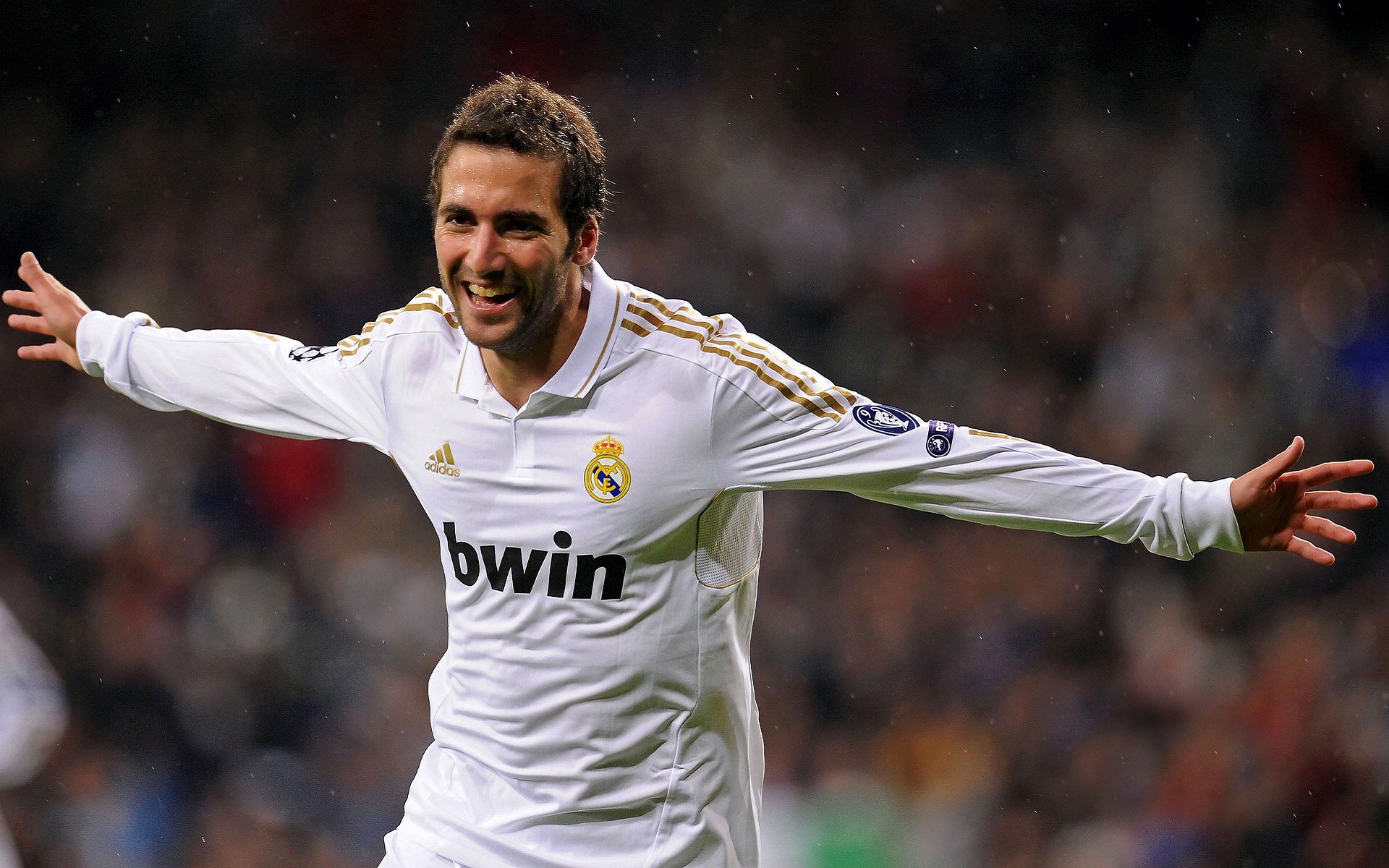 “萨尔·巴赫：南非橄榄球的希望，点燃全队士气”